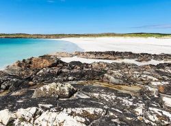 Aillebrack beach si trova non lontano da Galway in Irlanda