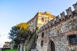 Alba al Castello di Tabiano, cittadina termale dell'Emilia-Romagna