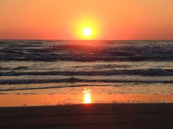 Alba spettacolare sulla spiaggia di Milano Marittima in Romagna