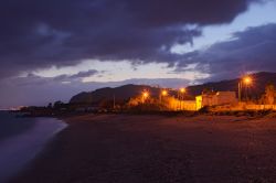 Alba sulla marina di Patti in Sicilia, costa nord della provincia di Messina