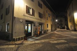 L'Albergo Pizzo Tre Signori in centro a Gerola Alta, Lombardia.
