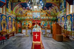 L'altare della chiesa di San Naum di Ocrida a Tetovo. Si trova sul monte Shar che sovrasta la città della Macedonia