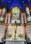 Altare e vetrata istoriata nella cattedrale di Santa Maria a Austin, Texas. Completata nel 1884, dal 1973 è iscritta fra i luoghi storici del paese - © W. Scott McGill / Shutterstock.com ...