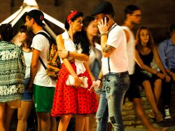 Anche i ragazzi si vestono stile america degli anni 50 al Summer Jamboree di Senigallia nelle Marche - © Giovidigesu / Shutterstock.com