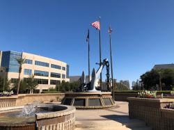 Ancora appartenuta alla USS Arizona: si trova in Wesley Bolin Memorial Plaza nella città di Phoenix (USA) - © You Touch Pix of EuToch / Shutterstock.com