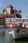 Annecy, la Venezia delle Alpi, Francia. Questa cittadina è situata sulla sponda settentrionale del lago di Annecy ed è attraversata dal Thiou che è l'emissario naturale ...