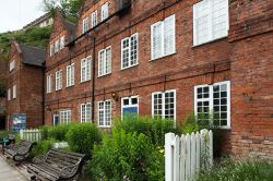 Antica architettura a Nottingham, Inghilterra. La storia di questa città parla attraverso ogni angolo e edificio.
