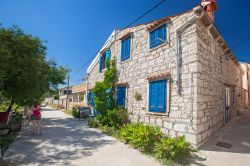 Antica casa di pietra a Susak, in Croazia.