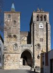 L'antica cattedrale di Evora, Alentejo, Portogallo. Dedicata a Santa Maria Assunta, è la chiesa cattolica maggiore di Evora oltre che cattedrale dell'arcidiocesi della città. ...