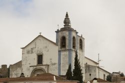 L'antica chiesa di Santa Maria a Torres Vedras, Portogallo. Si possono ancora osservare alcune tracce della costruzione romanica del XII° secolo.
