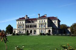 Antica dimora signorile nella cittadina di Newport, Rhode Island (USA). Questa località ospita una delle borghesie più ricche degli Stati Uniti.
