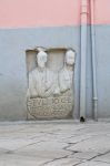 Antica iscrizione sulla facciata di un palazzo a Venosa, Basilicata.
