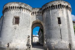 Antica porta medievale d'ingresso alla città di Cognac, Nuova Aquitania, Francia.

