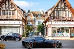 Antiche case a graticcio nel centro storico di Deauville, Normandia (Francia) - © RossHelen / Shutterstock.com