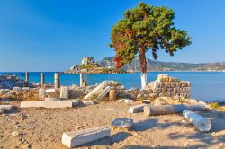 Antiche rovine sull'isola di Kos, Dodecaneso, Grecia - © S.Borisov / Shutterstock.com