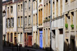 Antichi edifici nel centro storico di Metz, Francia: città romantica per eccellenza, Metz merita una visita a piedi fra le sue viuzze acciottolate -  © Pack-Shot / Shutterstock.com ...