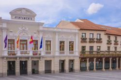 Antichi edifici sulla piazza principale di Guadalajara, Spagna - © Salvador Aznar / Shutterstock.com