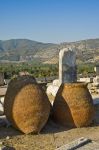 Antichi otri nella città di Sulcuk, nei pressi di Efeso, Turchia.

