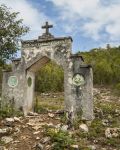 Antichi resti del monastero Hermitage in cima al Monte Alvernia sull'isola di Cat, Bahamas.

