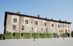 Un antico palazzo a Cassano d Adda in Lombardia- © Drimi / Shutterstock.com