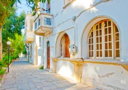 Un antico palazzo dell'isola greca di Kos, Dodecaneso - © imagIN.gr photography / Shutterstock.com