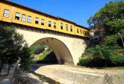 L'antico ponte di Irgandi, Bursa, con la sua bella architettura (Turchia).




