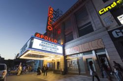 Il leggendario Apollo Theater di Harlem è uno dei locali più famosi di New York City, noto soprattutto per ospitare grandi serate di musica afroamericana - foto © KGlicksberg0105 ...