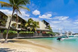 Appartamenti per le vacanze a Grand Baie, Mauritius - Imbarcazioni e ville, perfetto binomio per chi desidera una vacanza a tutto relax e con ogni comfort in questo angolo di paradiso dell'oceano ...