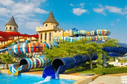 L'Aqua Paradise è l'acquapark di Nessebar in Bulgaria. La cittadina, oltre che per il suo patrimonio storico, è famosa anche per le spiagge nei dintorni - © Alted ...