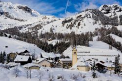 Arabba sotto la neve . Siamo nelle Dolomiti venete, ai piedi della Marmolada