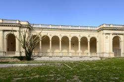 Arcate nella piazza di fronte alla chiesa di Santo Stefano a Lavagna, Liguria