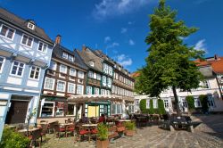 Architettura a graticcio nel centro storico di Goslar, Germania.
