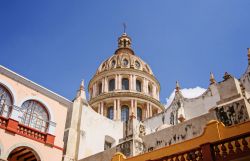 L'architettura del Tempio della Compagnia di Gesù a Guanajuato, Messico - © gary yim / Shutterstock.com