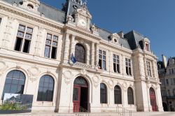 Architettura dell'Hotel de Ville di Poitiers, Francia.

