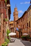 Architettura medievale del borgo di Buonconvento, Toscana.



