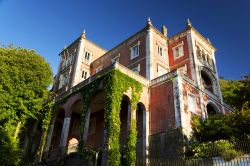 Il dettaglio dell'architettura di un palazzo nella città di Sintra (Portogallo), meta turistica molto gettonata del paese - foto © Mikadun / Shutterstock.com
