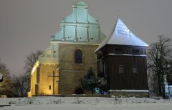 Chiesa di San Adalberto sotto la neve, Poznan, Polonia - Costruzione gotica con campanile che risale all'inizio del XVII° secolo, questa chiesa di Poznan ospita al suo interno alcune ...