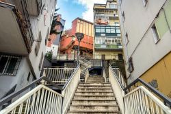 Alcune geometrie tra le architetture urbane moderne del centro di Potenza - © Eddy Galeotti / Shutterstock.com