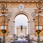 Arco Trionfale e torre d'acqua all'estremità dell'acquedotto di Montpellier, Francia.

