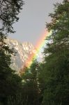 Arcobaleno dopo un temporale sulle Dolomiti a San Vigilio di Marebbe, Trentino Alto Adige.
