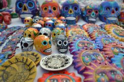 Artigianato a Taxco de Alarcón: un turista che decida di trascorrere una giornata in paese avrà solo l'imbarazzo della scelta sui souvenir da comprare. Gli artigiani generalmente ...
