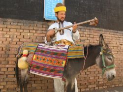 Artista di strada nella vecchia città di Kashgar in Cina - © Abd. Halim Hadi / Shutterstock.com