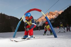 Attivita Fun Kids sulle nevi del comprensorio sciistico Pont di Legno - Passo del Tonale in Lombardia - Ph. Phototeam 4