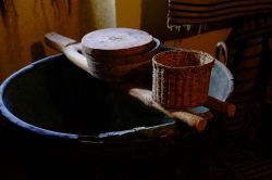Attrezzatura per la produzione del formaggio pecorino, prodotto tipico di Bitti in Sardegna.