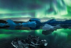 Aurora boreale al Jokulsarlon Glacier Lagoon, ...