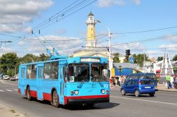 Per raggiungere Kostroma, oltre a treno e aereo, si può scegliere come mezzo di trasporto anche l'autobus, nello specifico quello che percorre l'autostrada di Yaroslavl e che ...