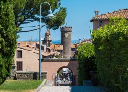 Il borgo di Bagnaia (Viterbo) conta circa 4.000 abitanti.