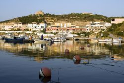 Baia di Santa Teresa di Gallura, Sardegna  - Una bella immagine di questa località turistica della Gallura dove tradizioni e cultura si intrecciano alla perfezione con i suggestivi ...