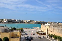 Baia di Otranto vista dal Castello le mura del borgo la spiaggia e la citta nuova