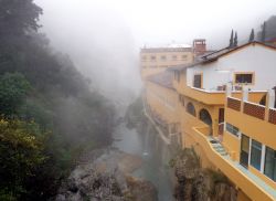 Balneario, Chignahuapan: le acque termali di Chignahuapan sono famose in tutto lo stato. La creazione di questa struttura alberghiera, con annesse piscine, balneario pubblico e centro benessere ...